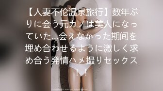 餐厅女厕偷窥米老鼠外套的美女B毛非常的浓郁抽着烟尿着尿