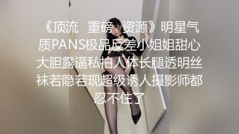 長髮巨乳女友翹高屁股等我老二後入插爆她