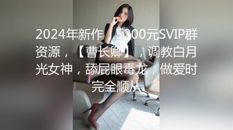 小可爱去公厕尿尿时被两个小混混强暴