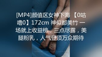 宝马女司机 你还是人吗 你自己看看 跟老公打电话说撞人了 老公让她开走甩掉 结果生生拖行了一公里