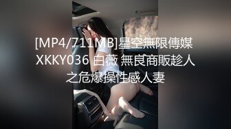 电梯门口遇到正妹问她要不要拍片